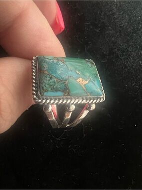925 Sterling silver turquoise ring.  Beautiful!